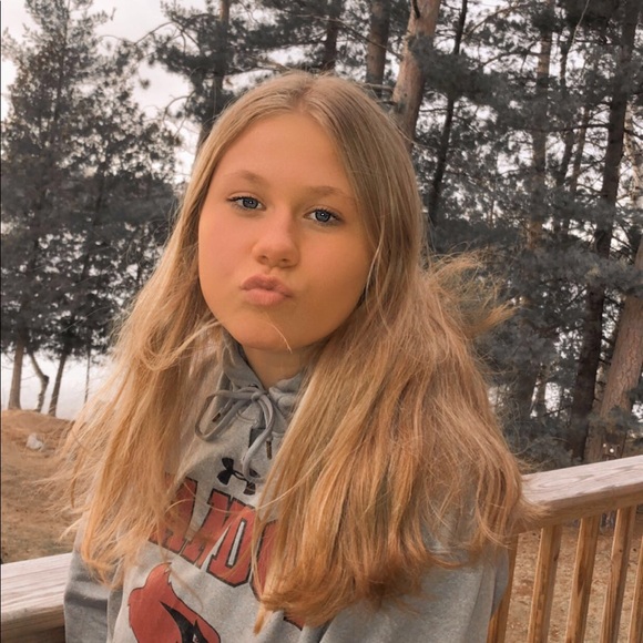 Meet your Posher, Ali - Picture 1 of 1